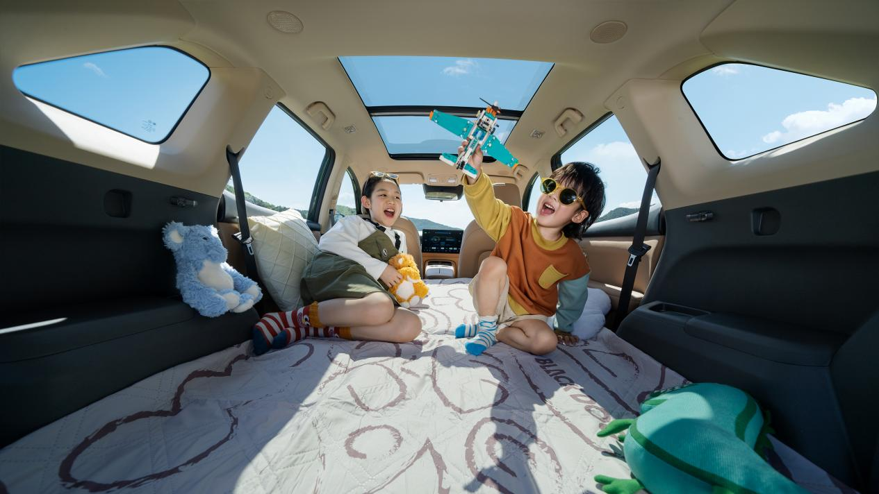 藍電E5 PLUS 165km超長純電續(xù)航引領家庭出行新方向！